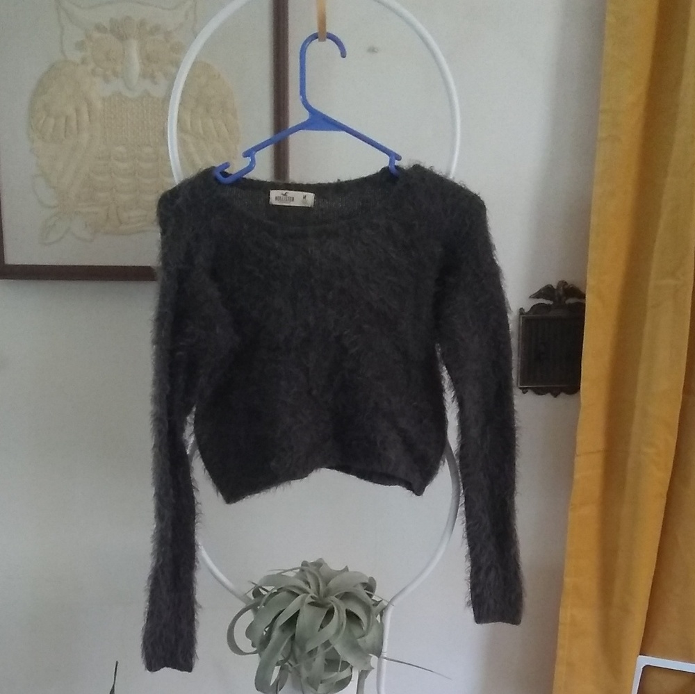 Boxy fuzzy cropped sweater